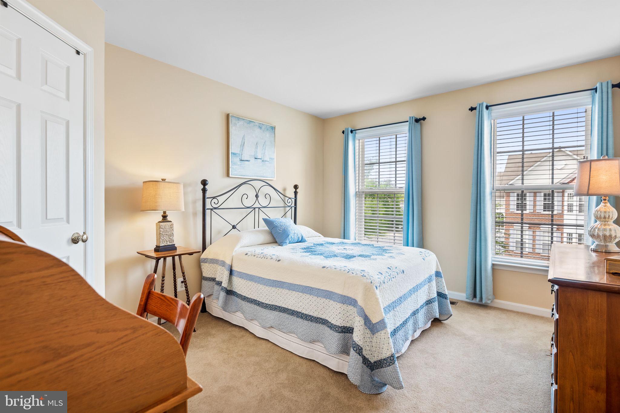 TALL OAKS - Residential