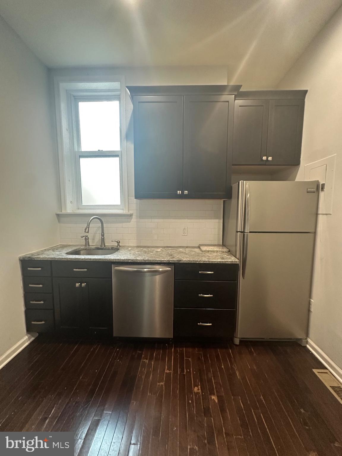 OLDE KENSINGTON - Residential Lease