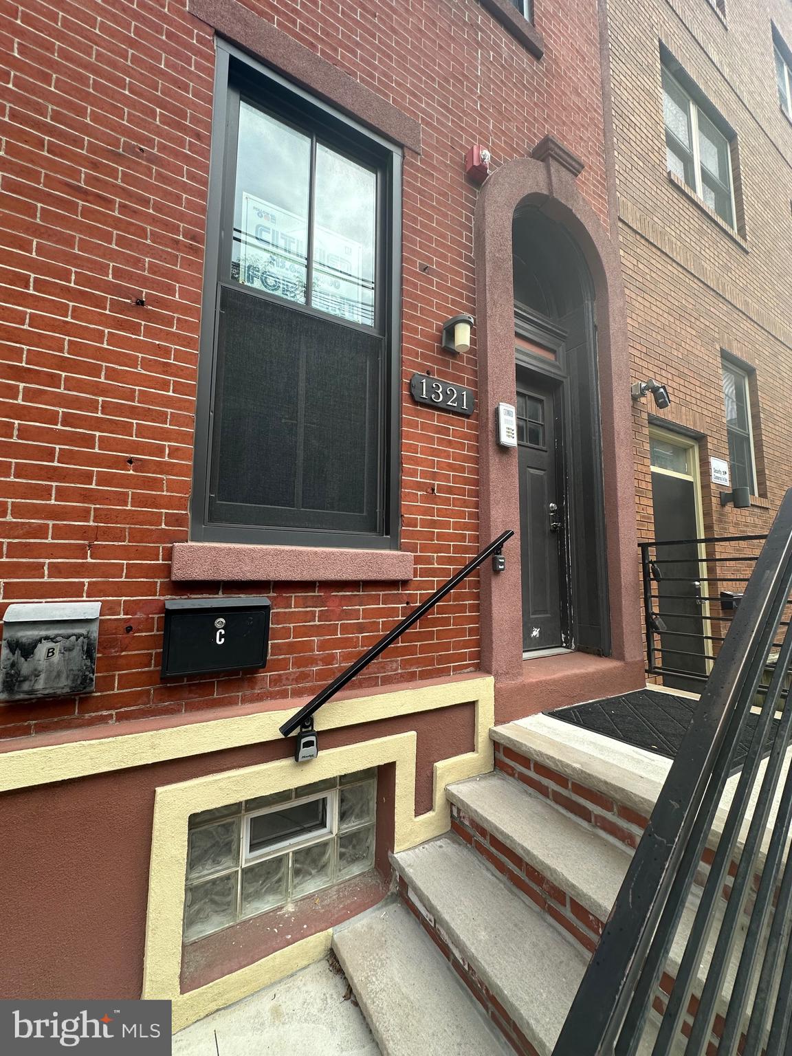 OLDE KENSINGTON - Residential Lease