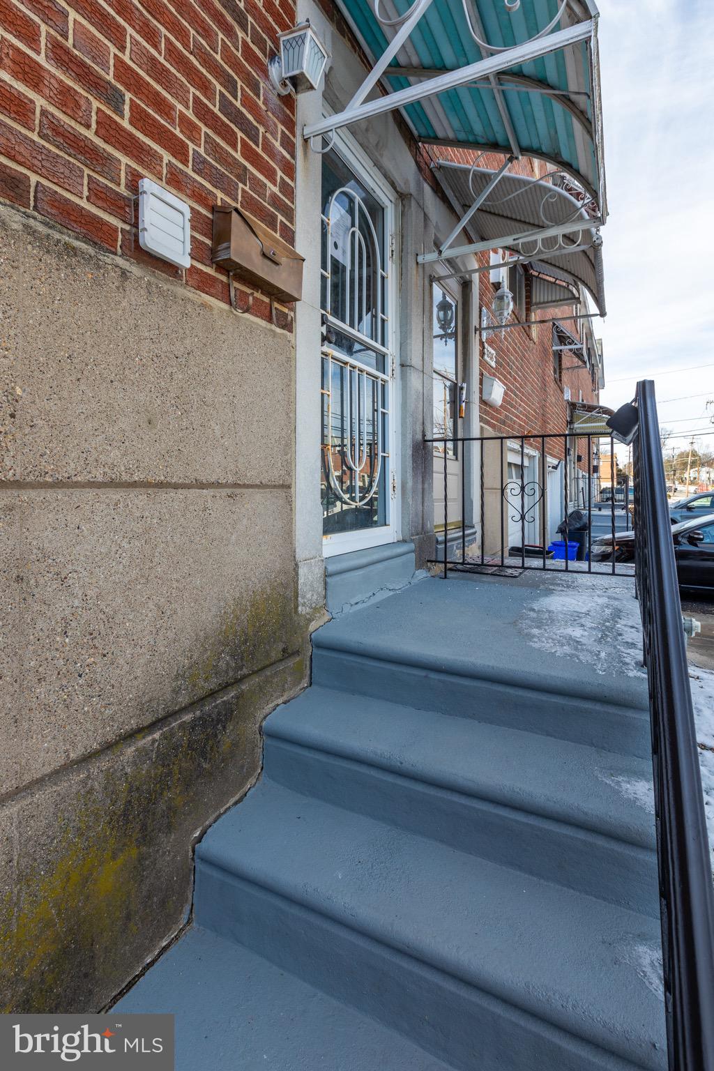 1210 TRIBBETT AVENUE