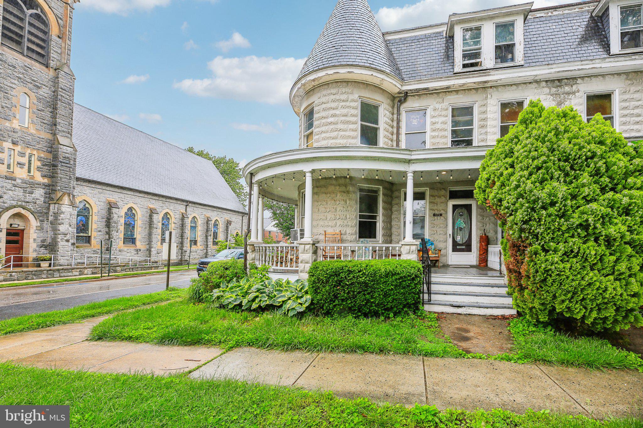571 CONGRESS AVENUE