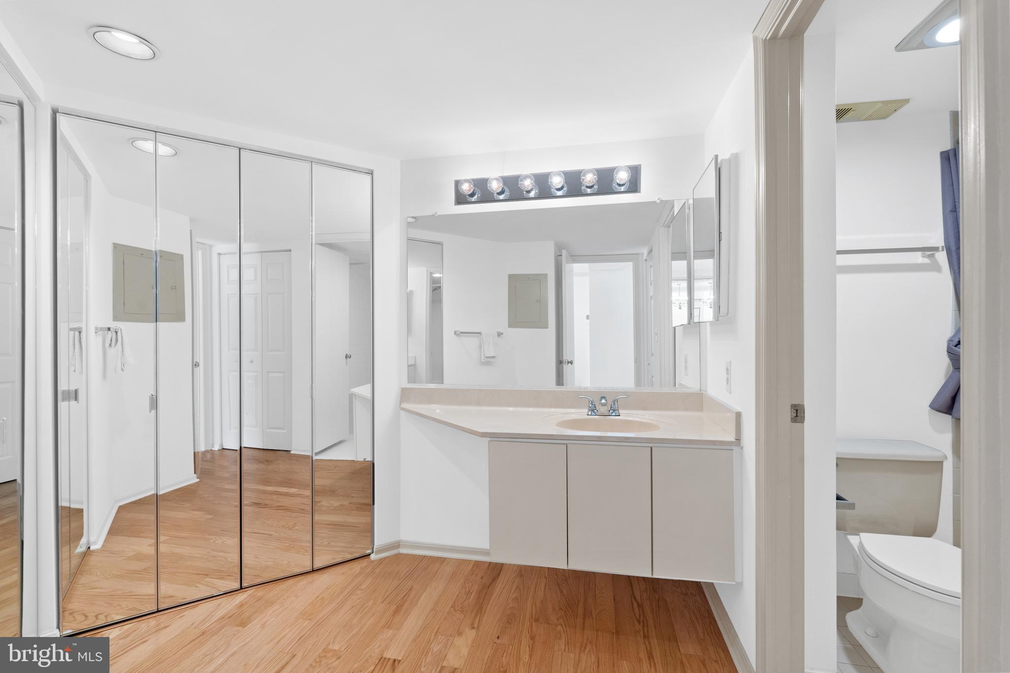 ASTORIA CONDOMINIUM - Residential Lease