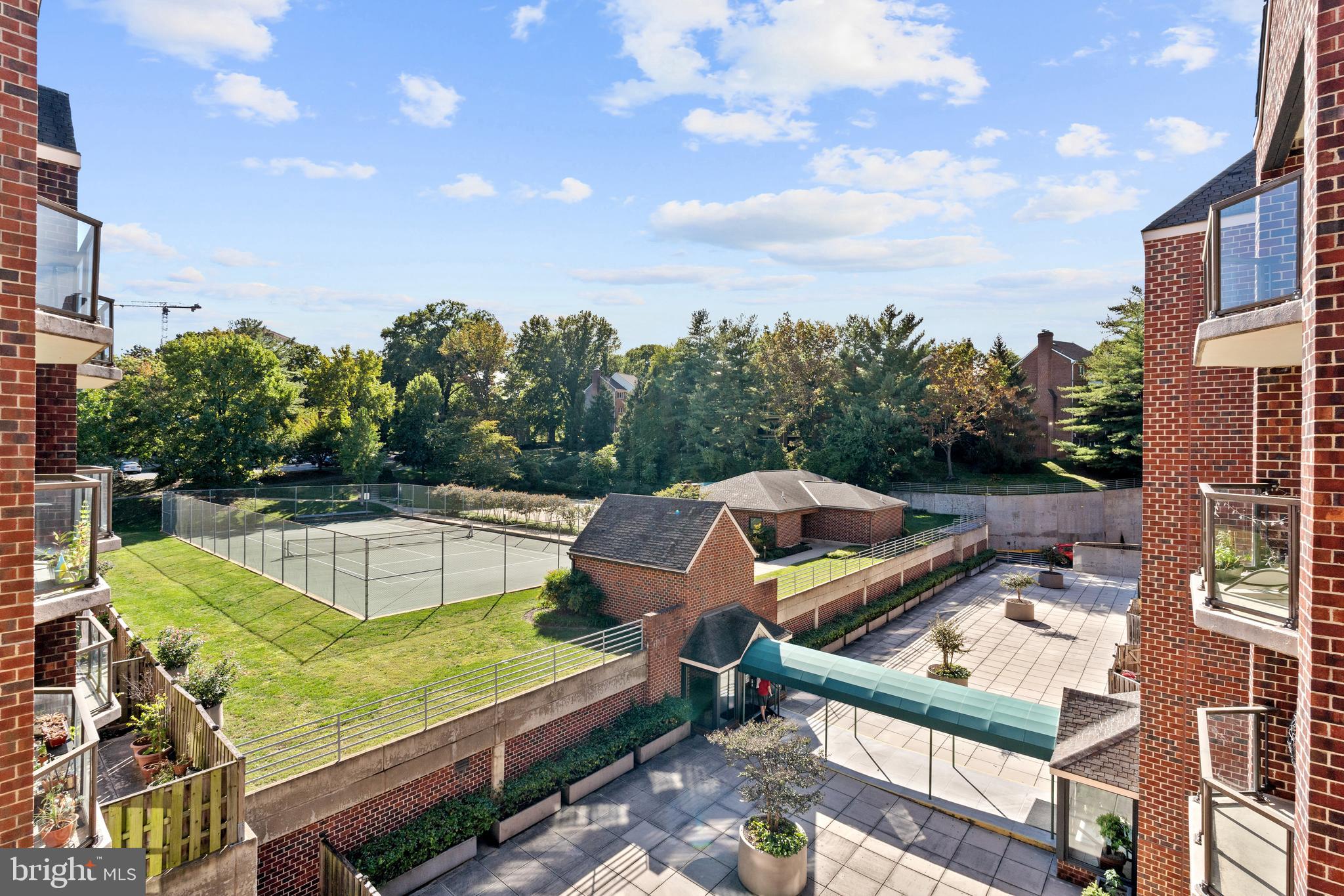 ASTORIA CONDOMINIUM - Residential Lease