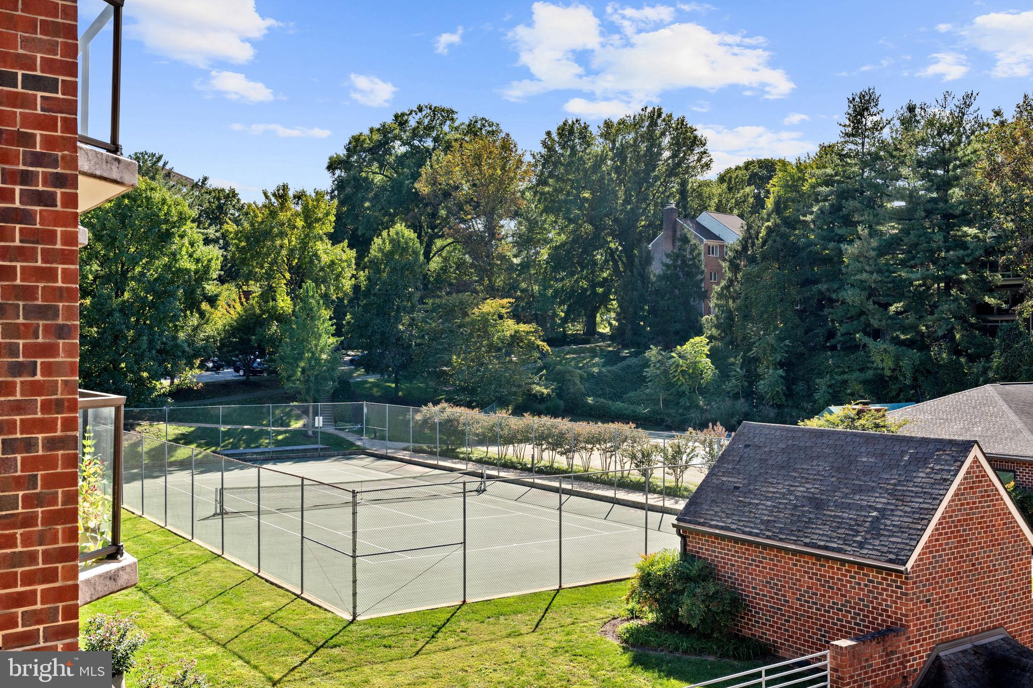 ASTORIA CONDOMINIUM - Residential Lease