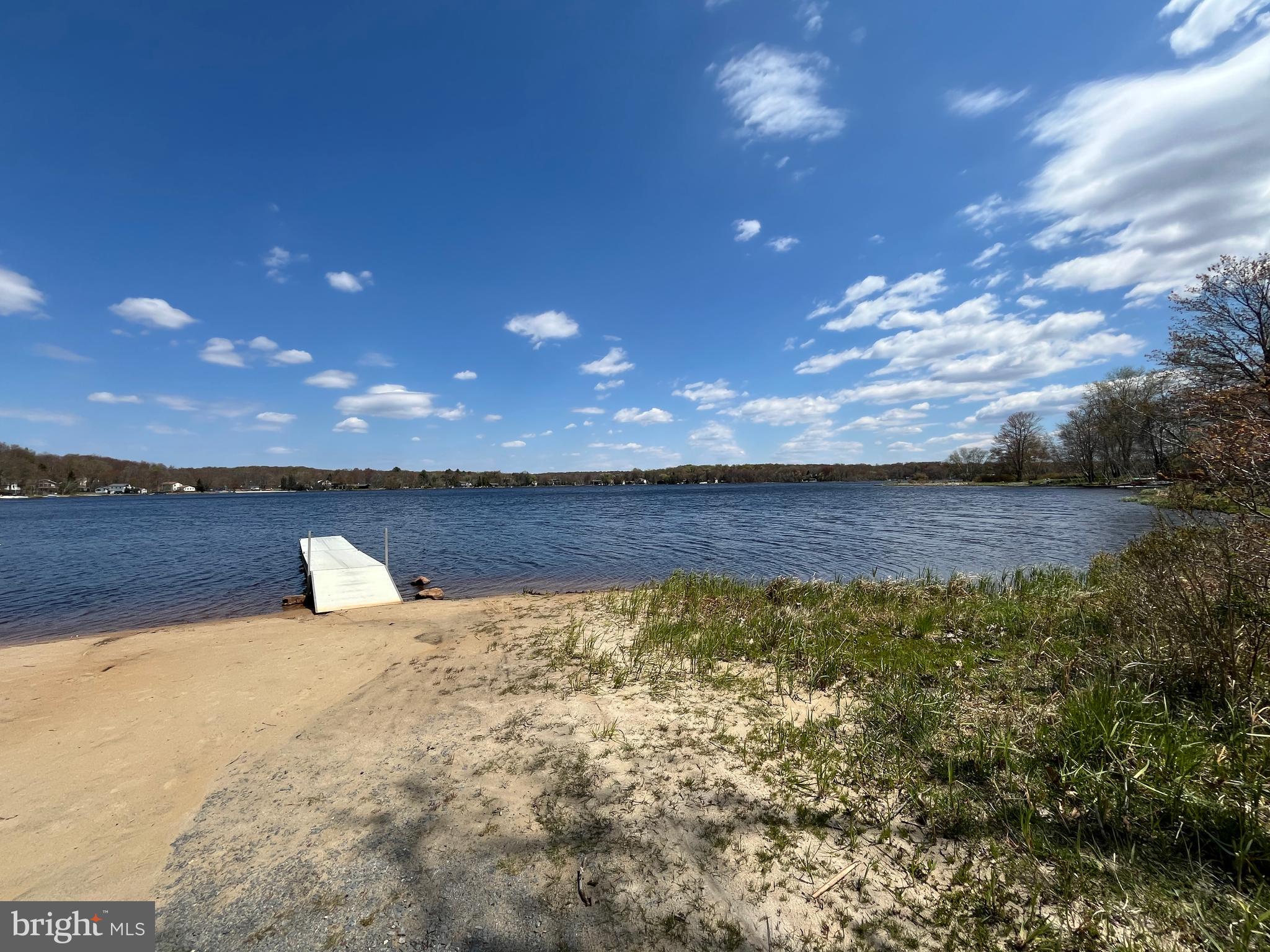 ARROWHEAD  LAKES - Residential