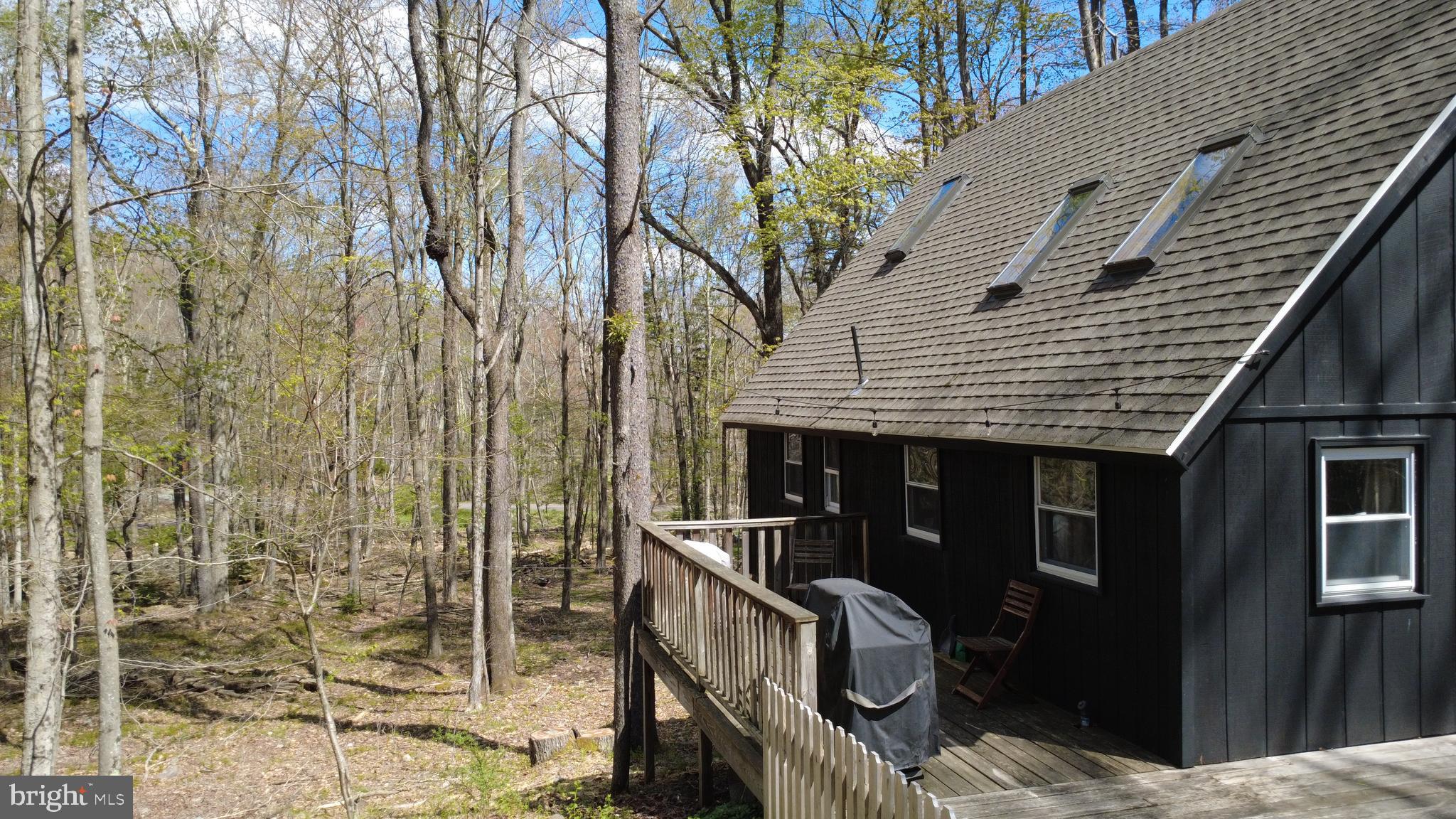 ARROWHEAD  LAKES - Residential