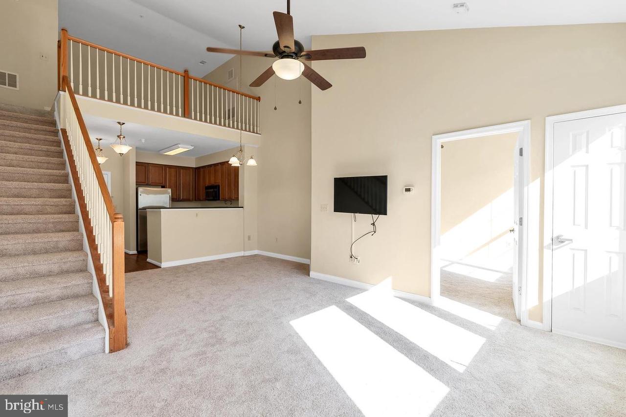801 S GREENBRIER STREET 422