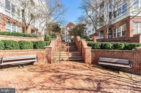 801 S Greenbrier Street Unit 422, Arlington, VA MLS: VAAR2079734