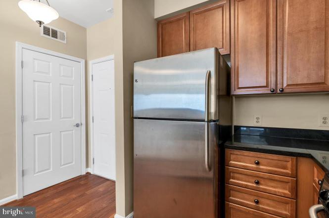 801 S GREENBRIER STREET 422
