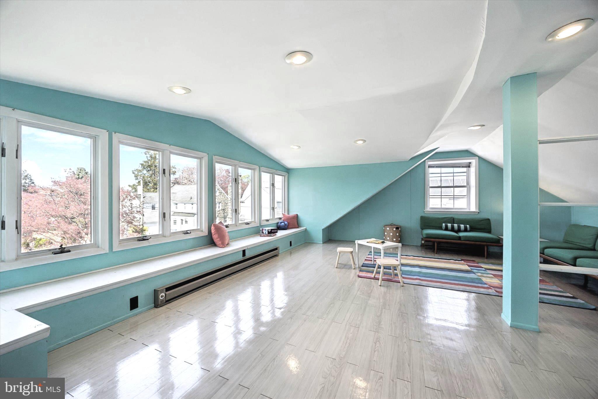 ARONIMINK ESTATES - Residential