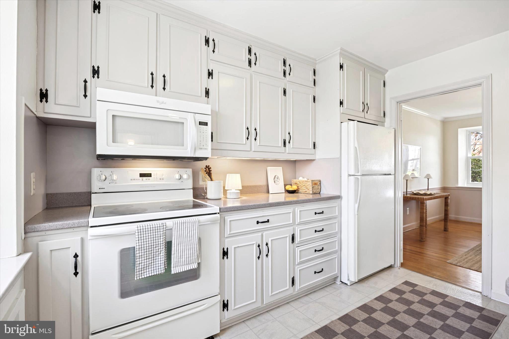 ARONIMINK ESTATES - Residential