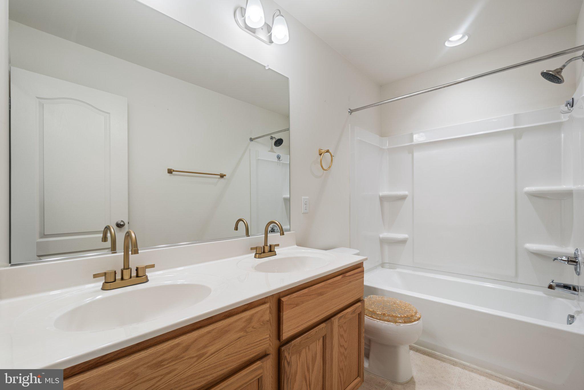 MCCAULEY CROSSING - Residential