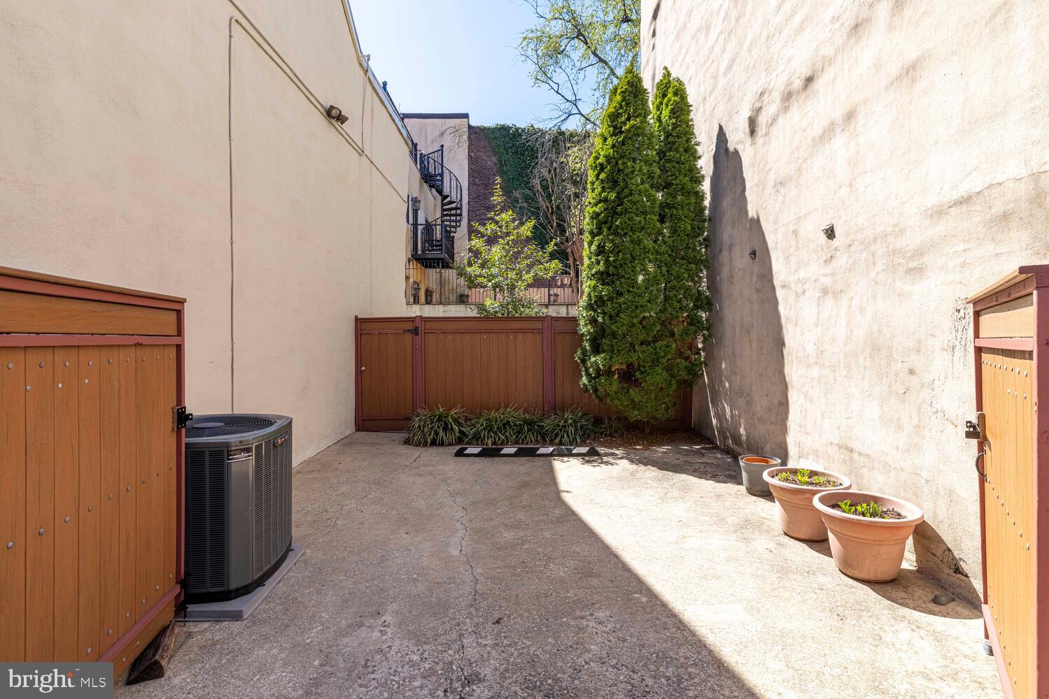 804-6 LOMBARD STREET