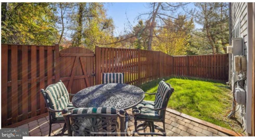 PERRYWOOD - Residential Lease