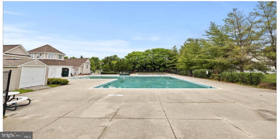 PERRYWOOD - Residential Lease