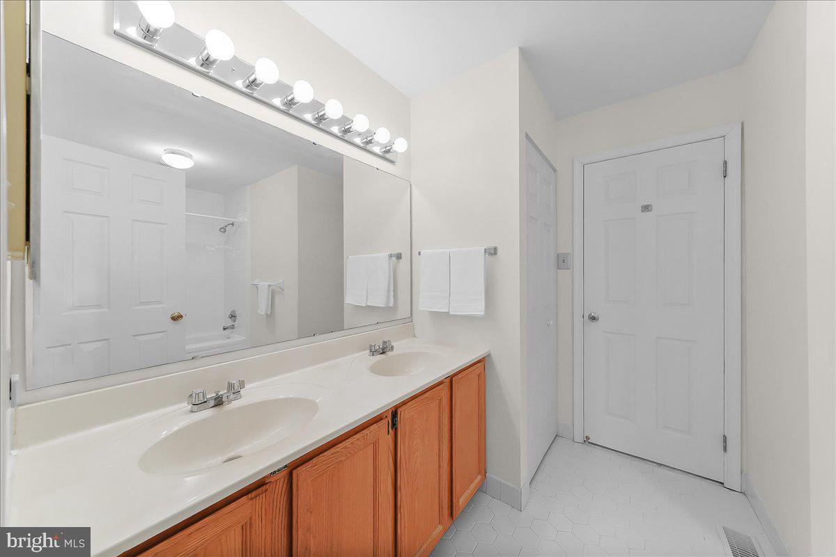 LONGWOOD CROSSING - Residential