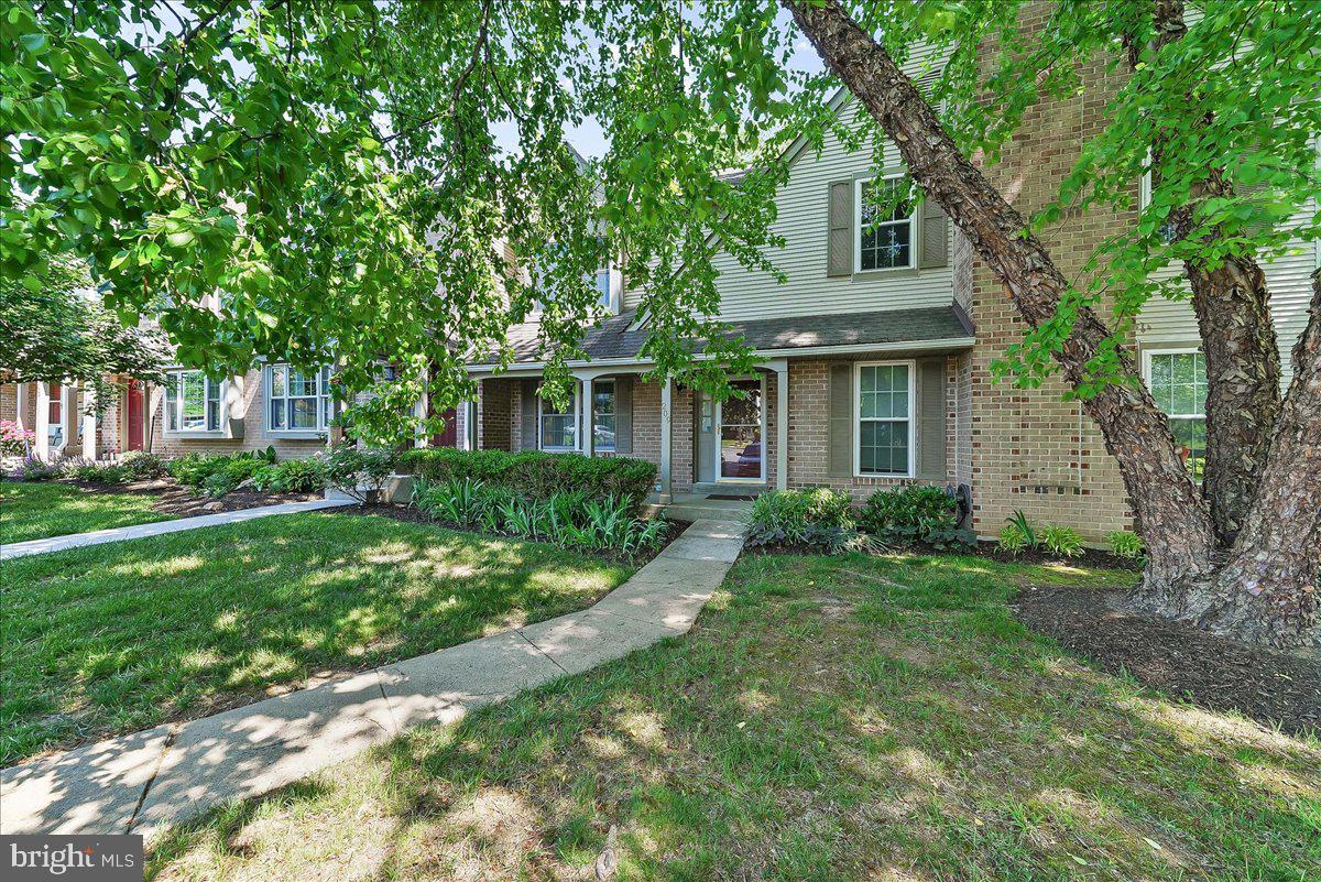 209 VICTORIA COURT 101