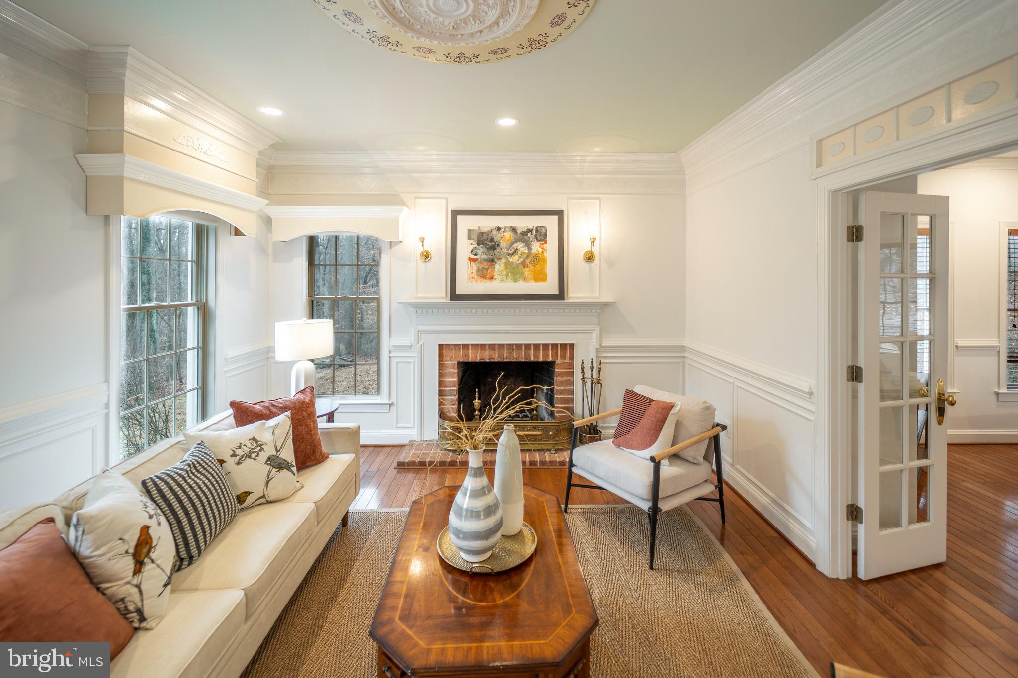 HONEYSUCKLE HILL - Residential