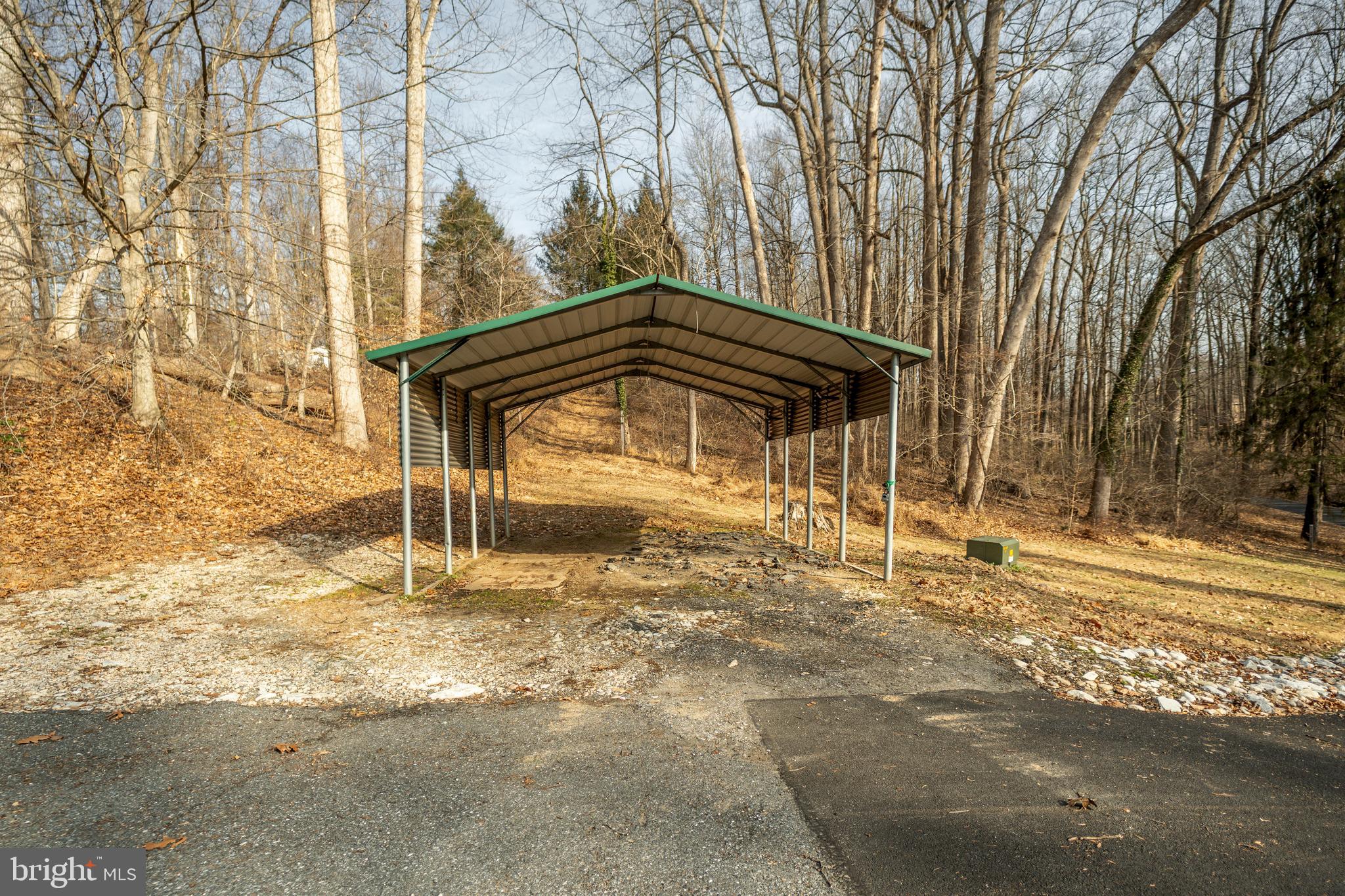 HONEYSUCKLE HILL - Residential