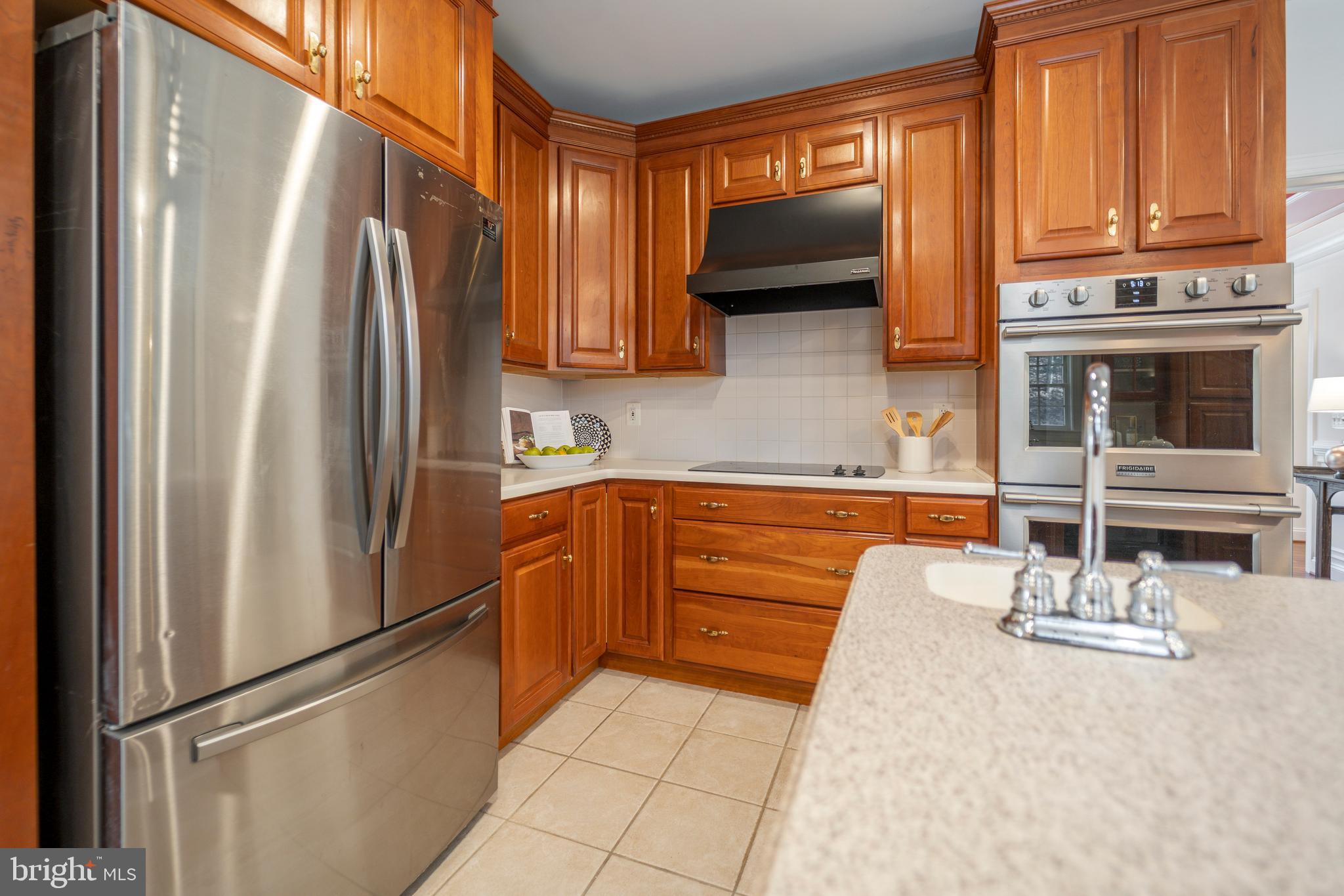 HONEYSUCKLE HILL - Residential