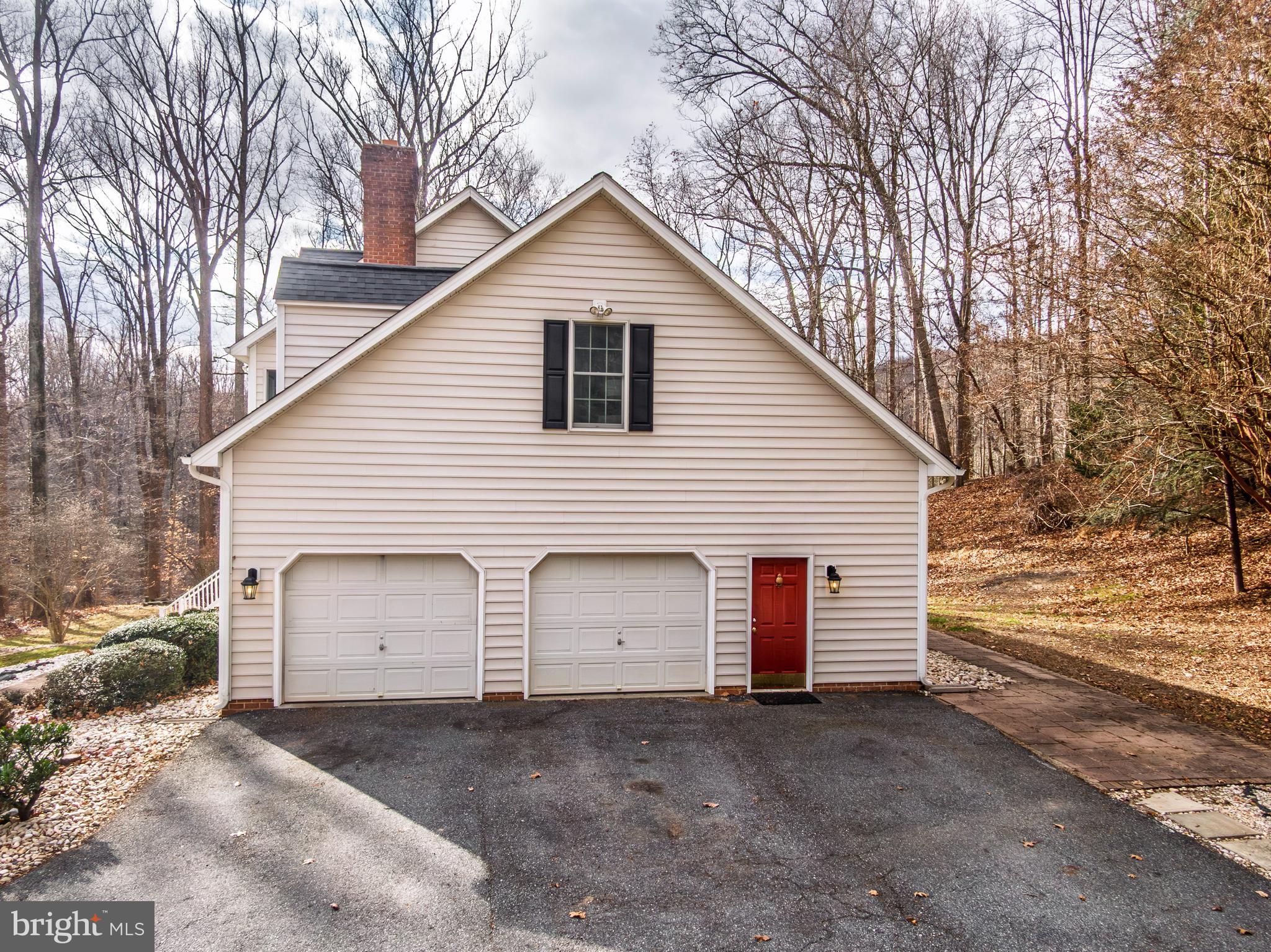 HONEYSUCKLE HILL - Residential