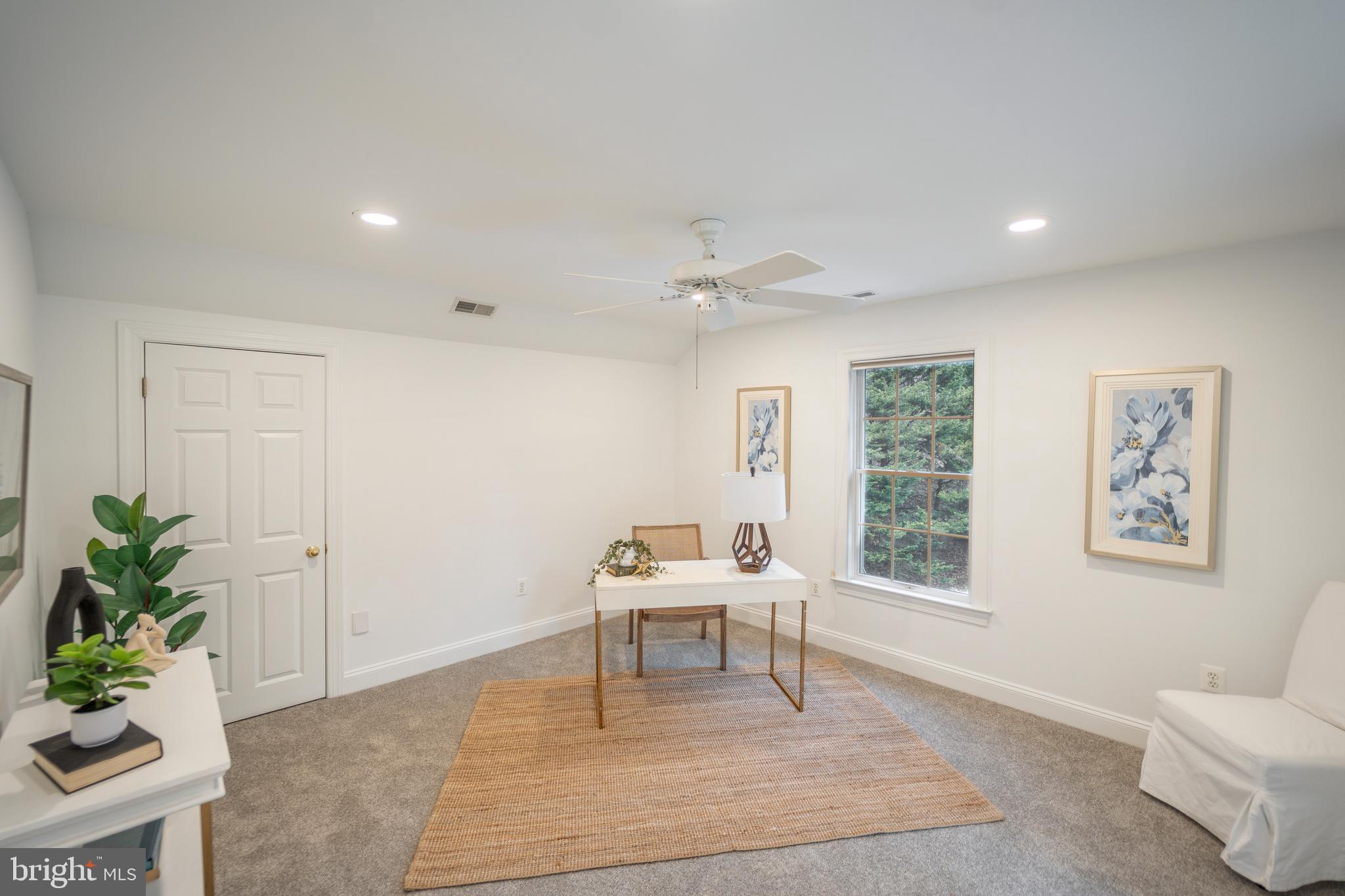 HONEYSUCKLE HILL - Residential