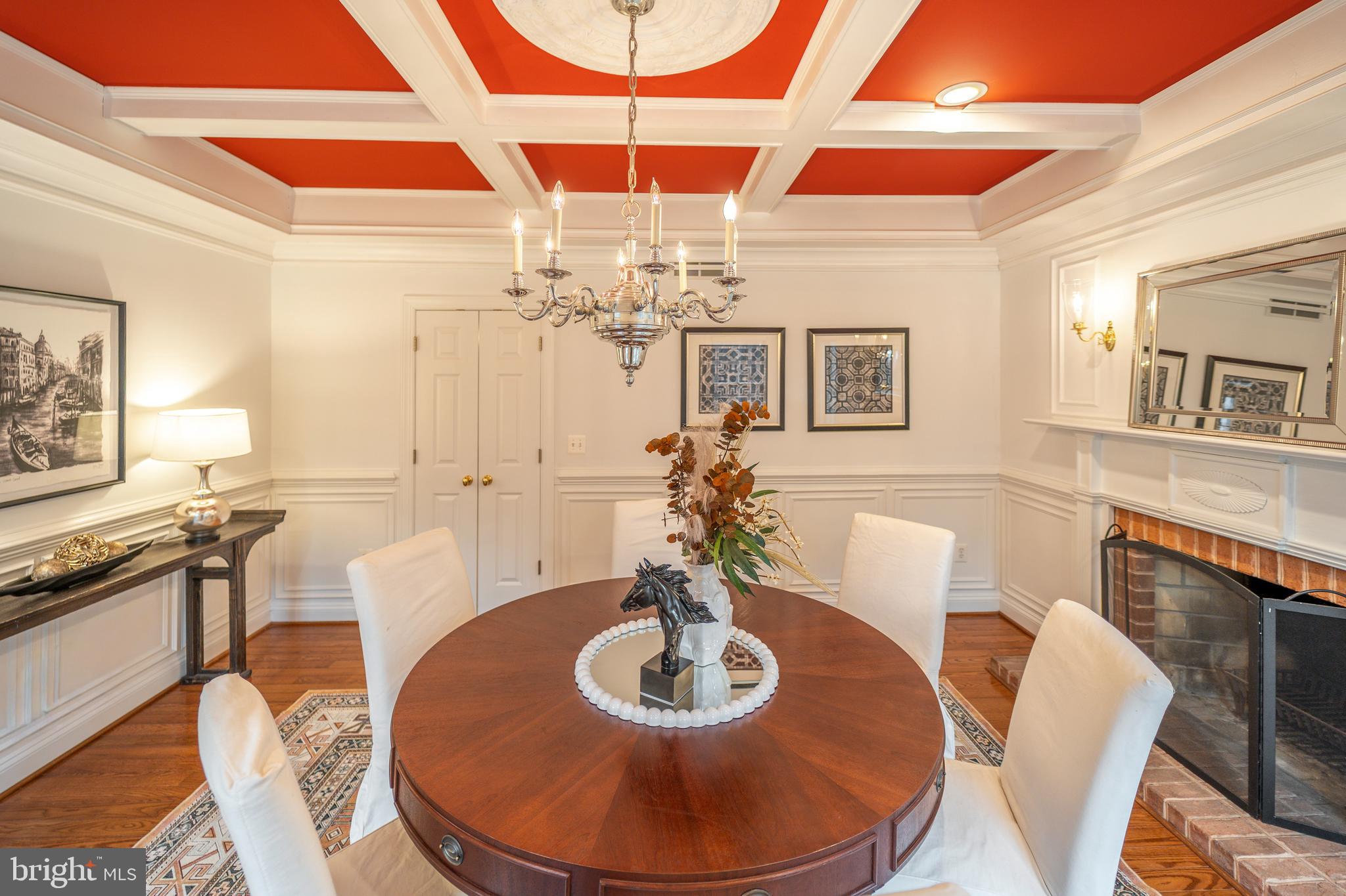 HONEYSUCKLE HILL - Residential