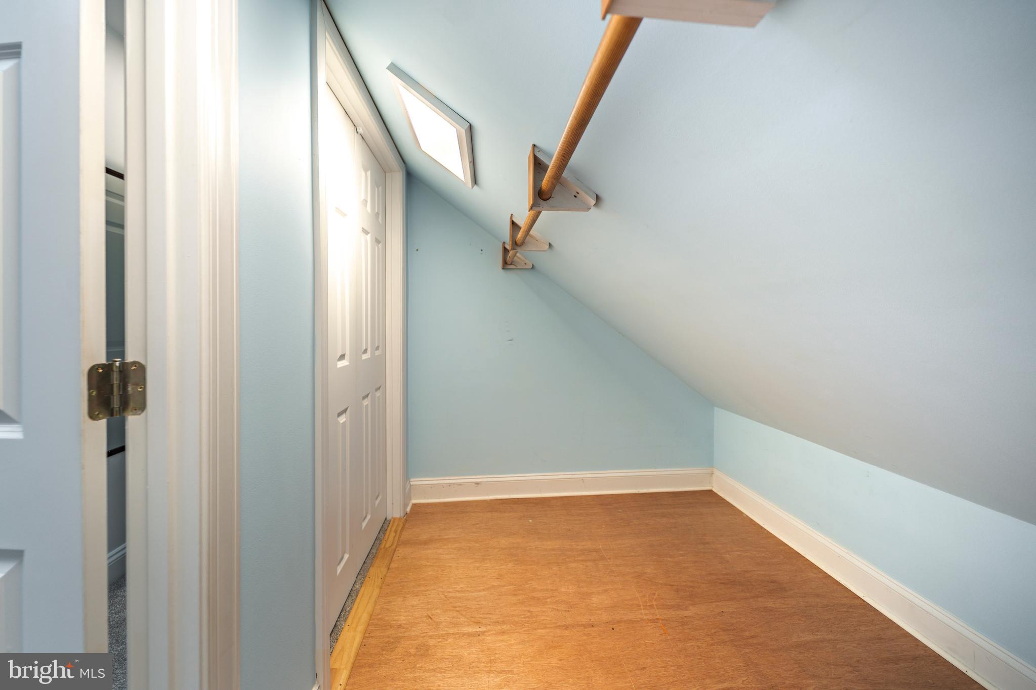 HONEYSUCKLE HILL - Residential