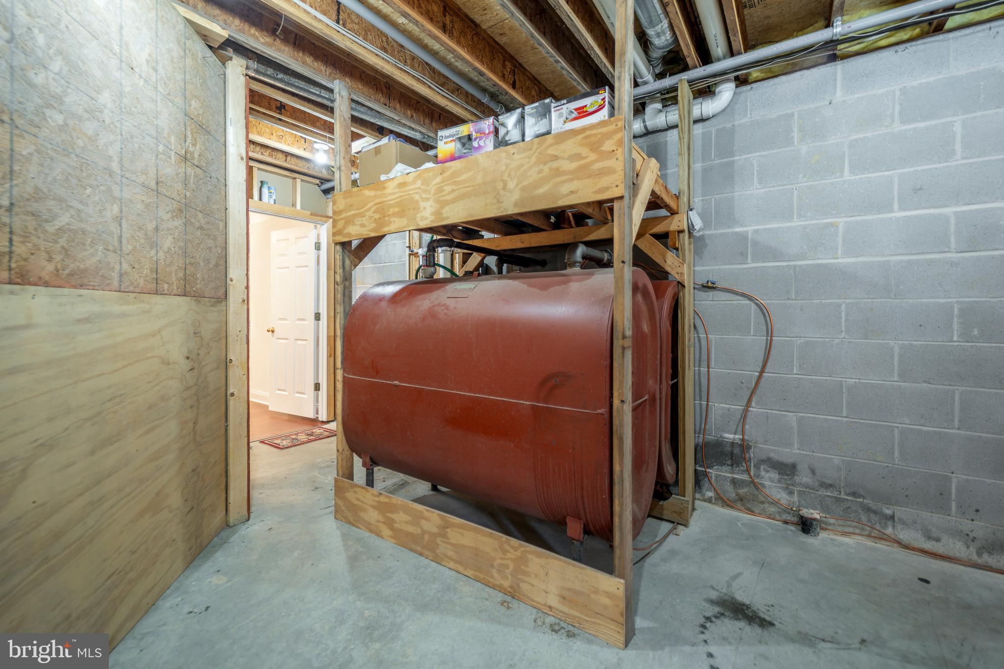 HONEYSUCKLE HILL - Residential