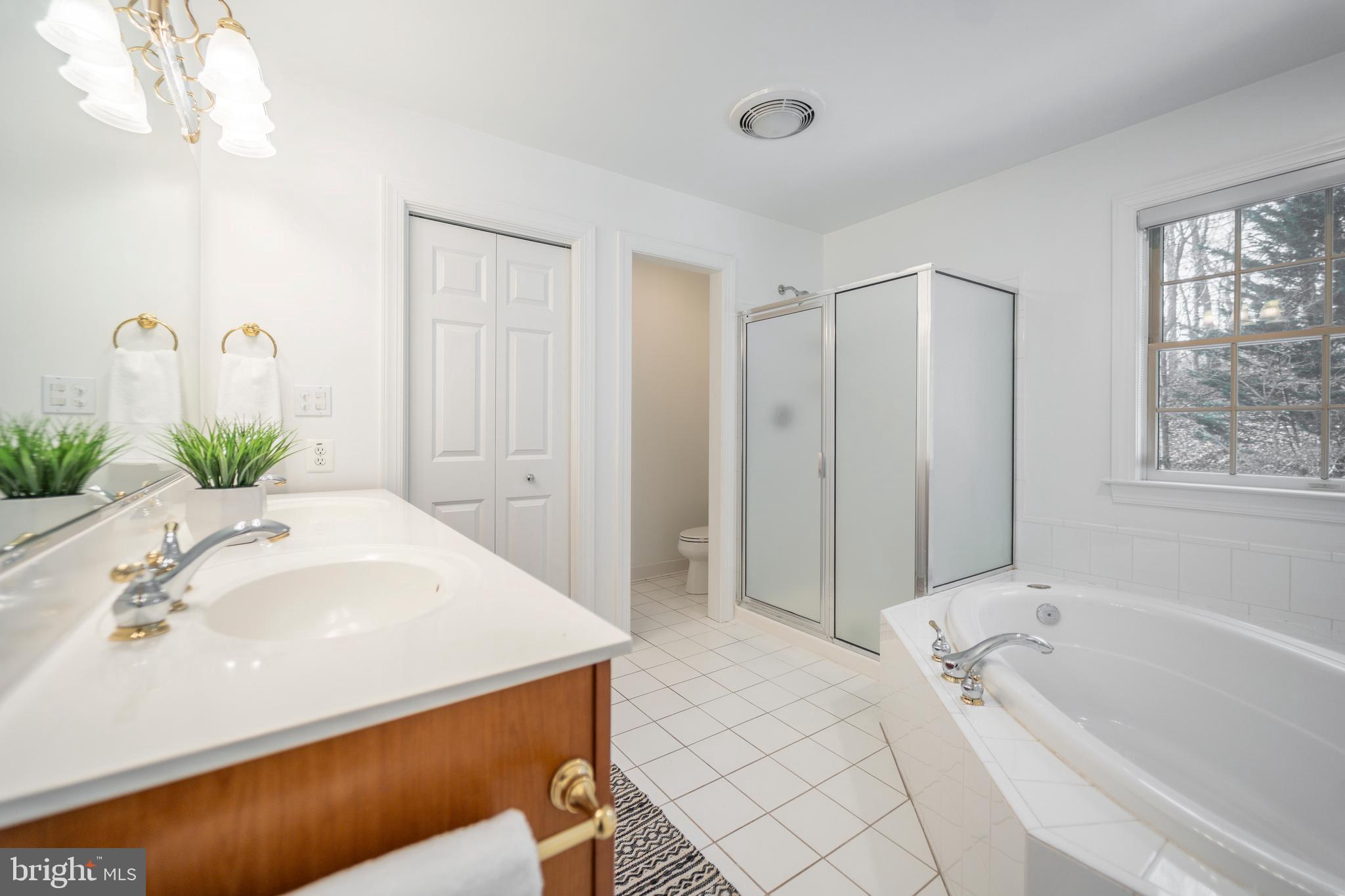 HONEYSUCKLE HILL - Residential