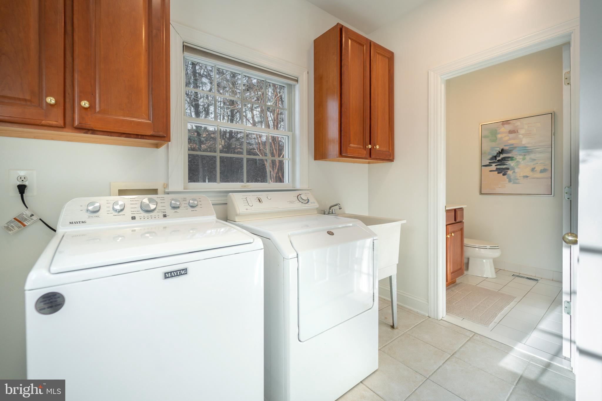 HONEYSUCKLE HILL - Residential