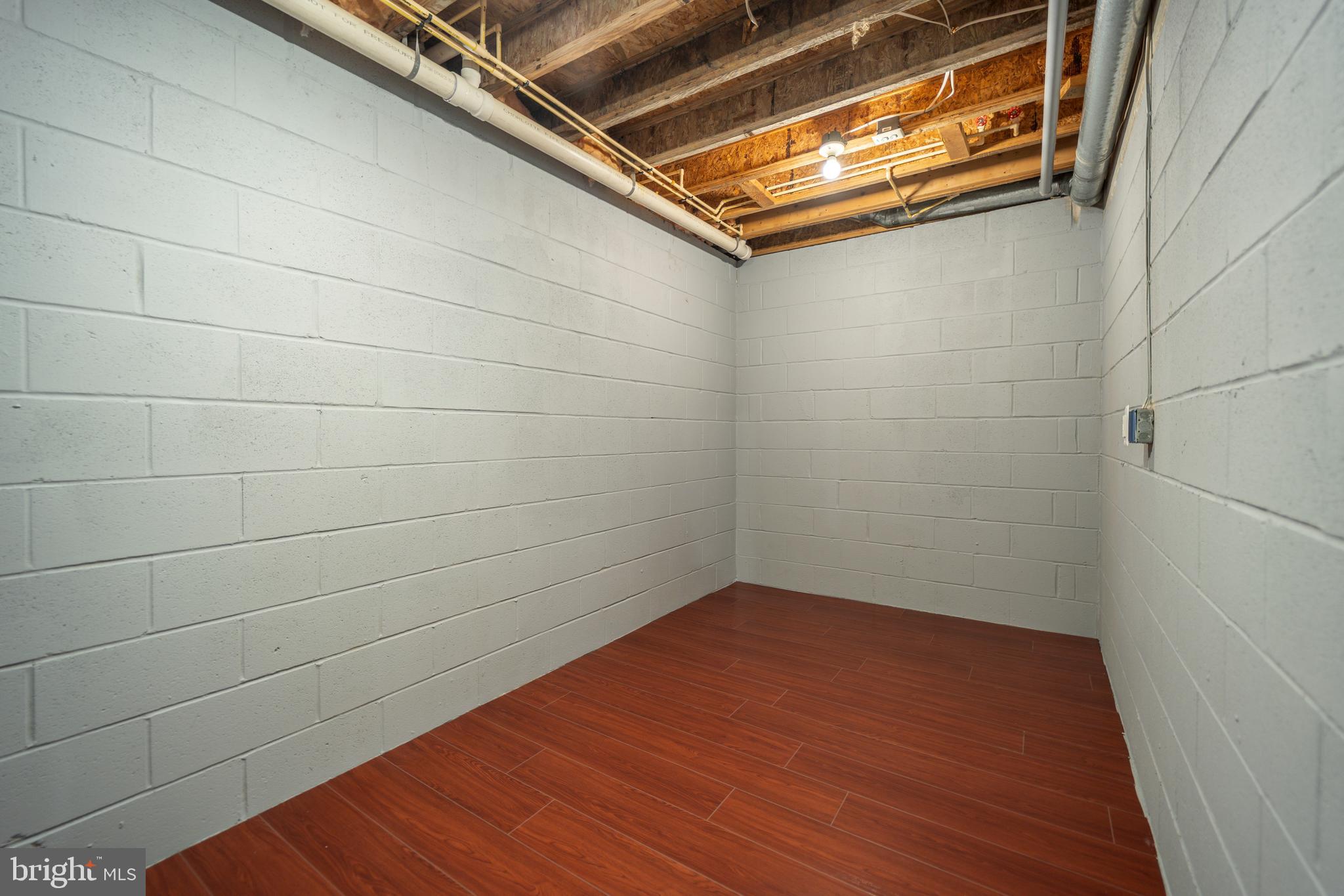 HONEYSUCKLE HILL - Residential