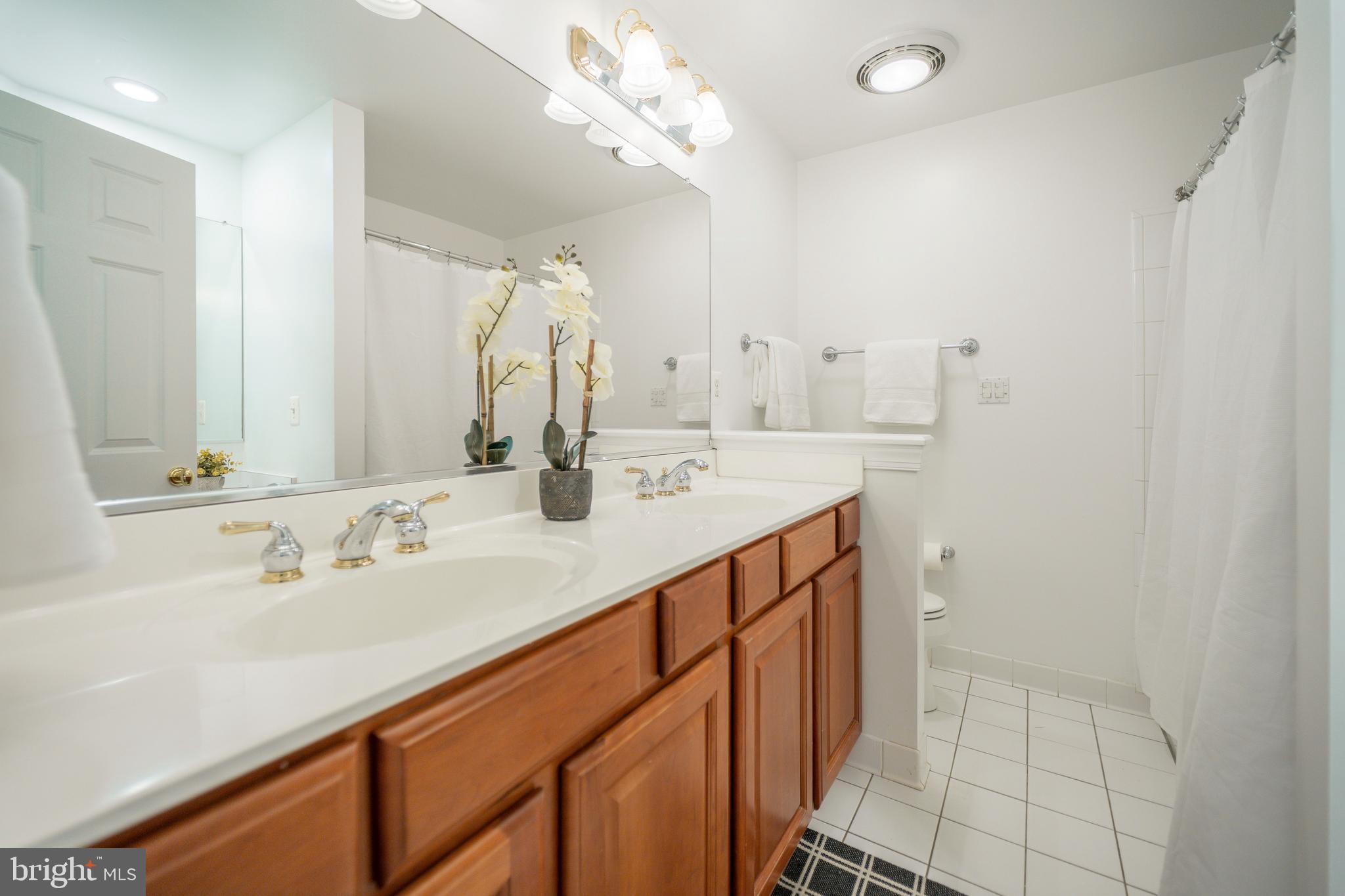 HONEYSUCKLE HILL - Residential