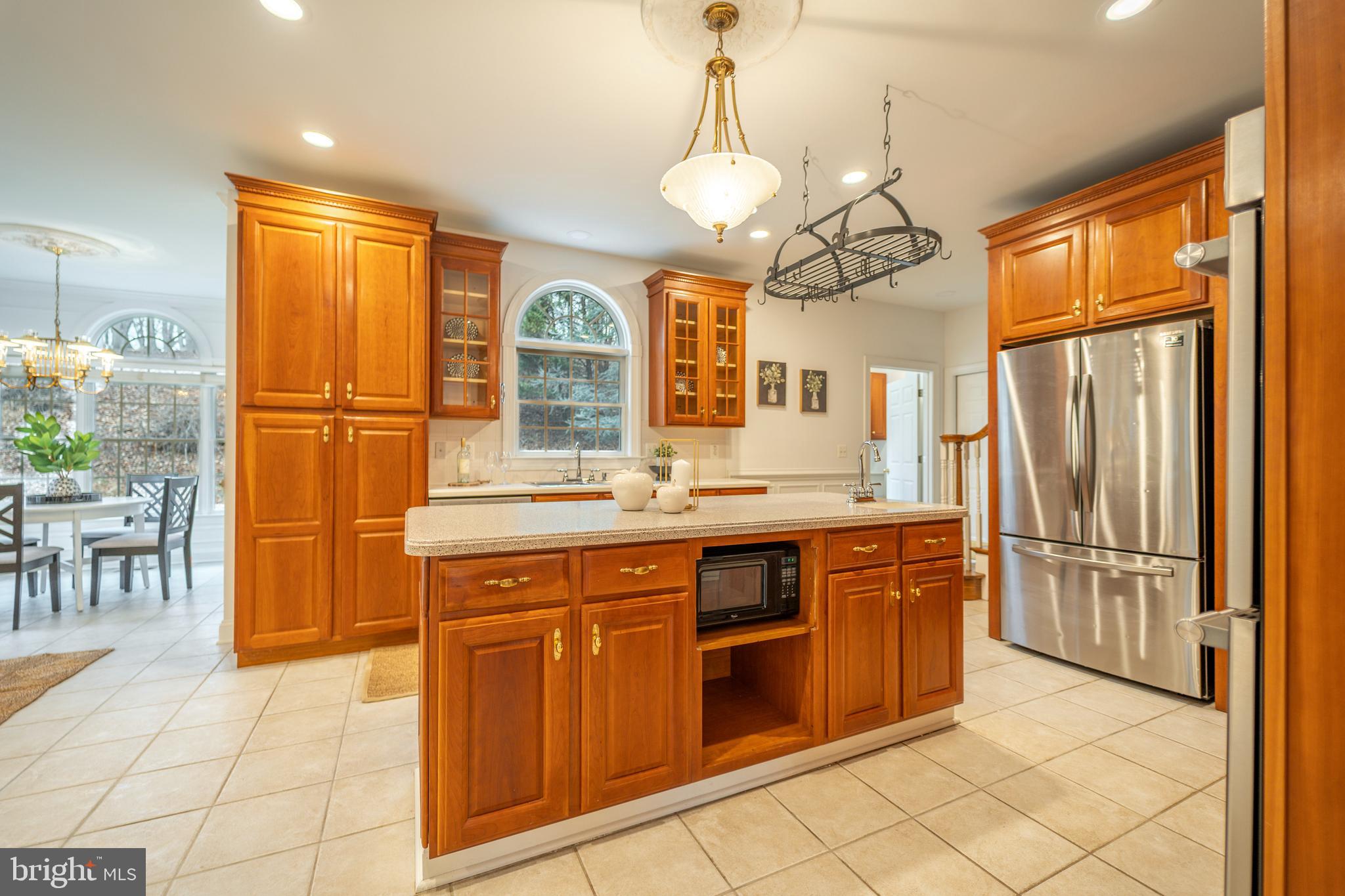 HONEYSUCKLE HILL - Residential