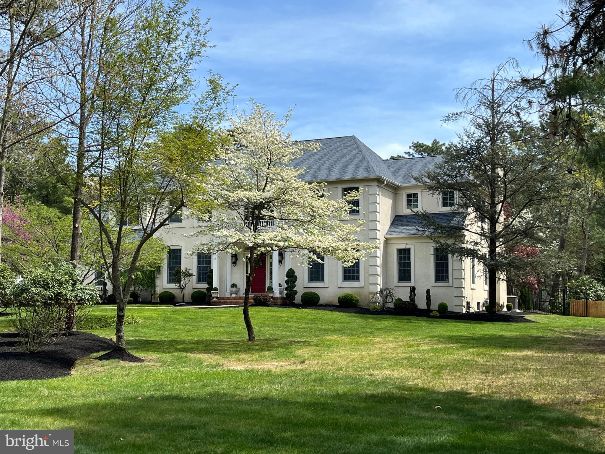 5 MANOR LANE