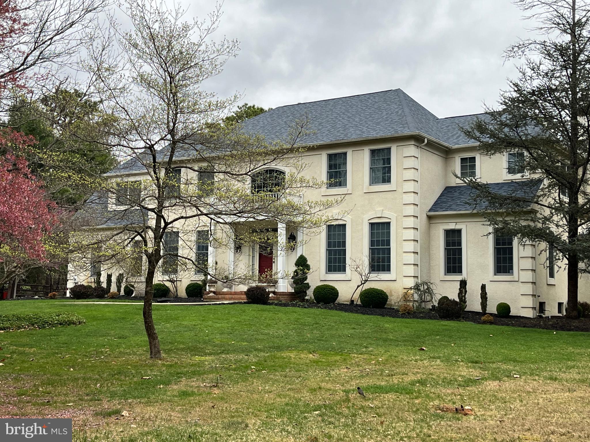 5 MANOR LANE