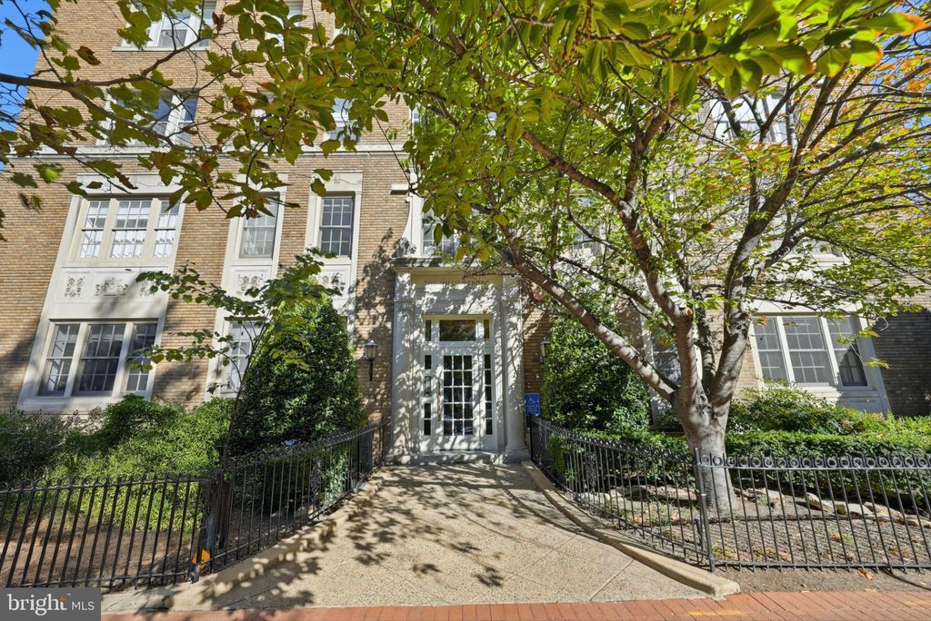 Photo of 1621 T Street NW #206, WASHINGTON, DC 20009 (MLS # DCDC2228498)
