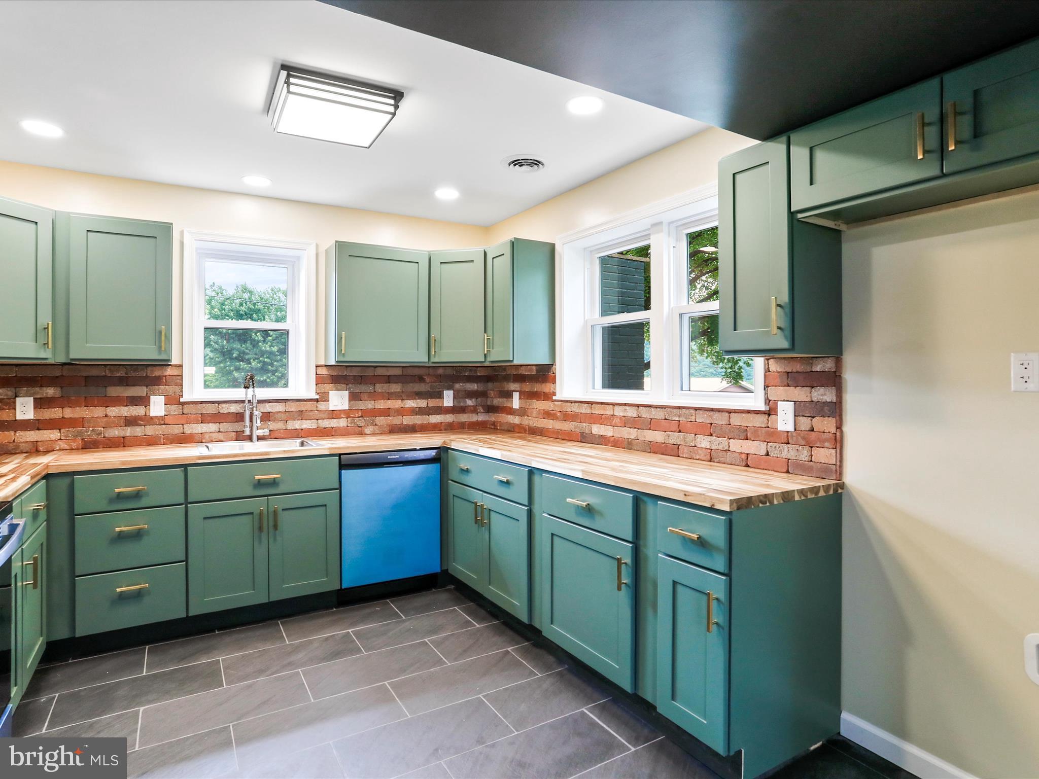 HAWTHORN HEIGHTS - Residential