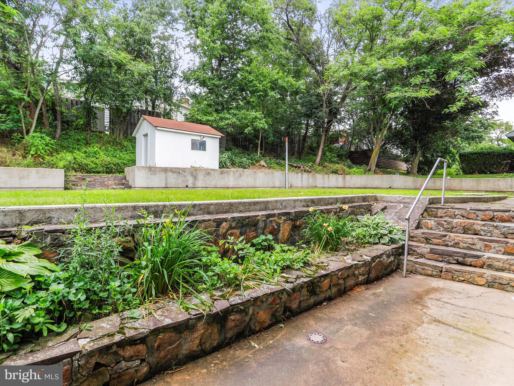 HAWTHORN HEIGHTS - Residential