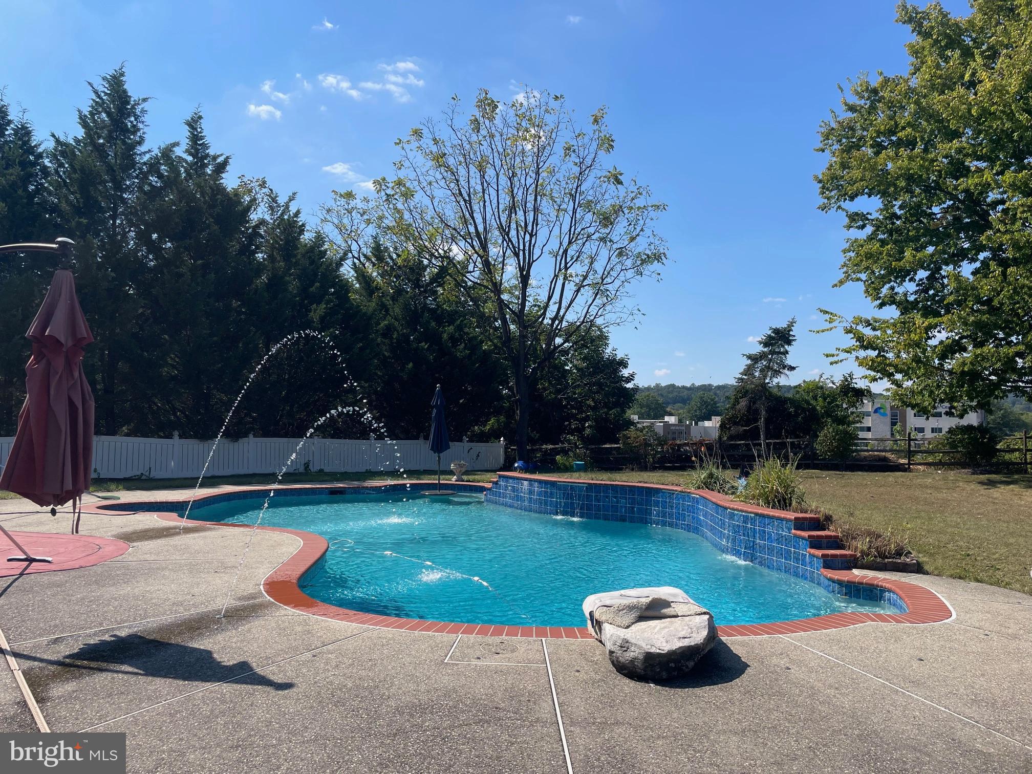 125 SUMMER HILL DRIVE