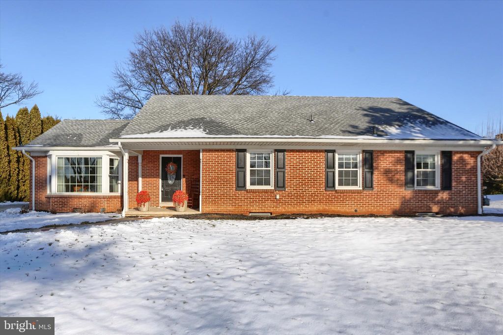 Photo of 1465 Chapel Drive, YORK, PA 17404 (MLS # PAYK2098396)