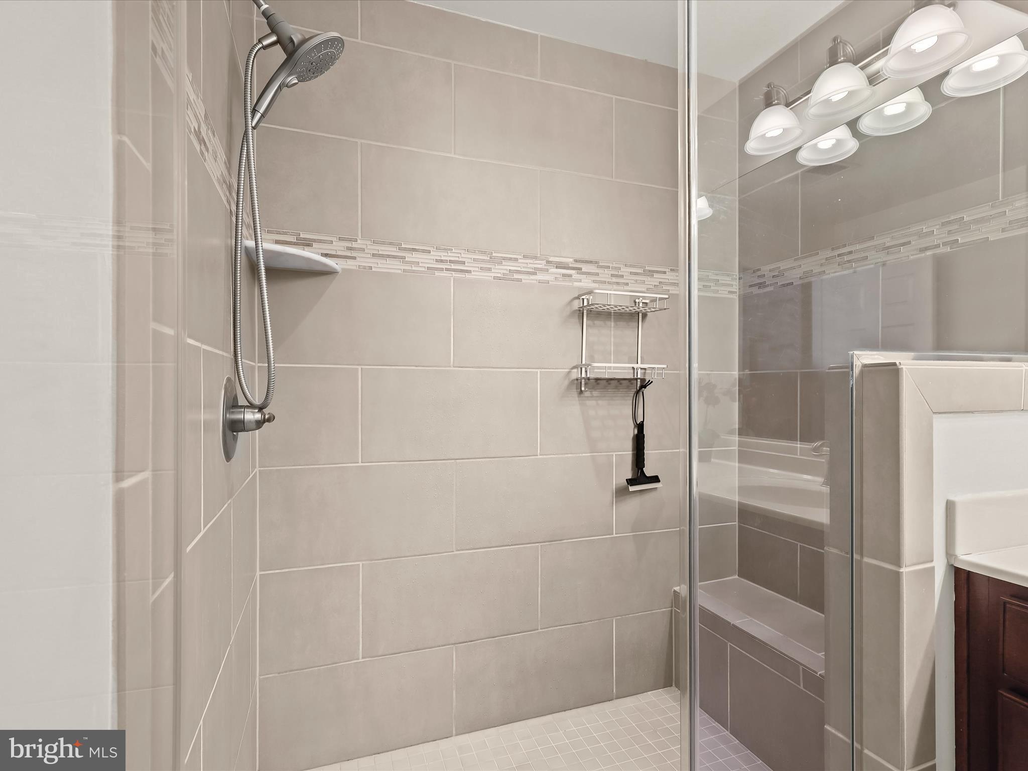 VILLAGGIO ENCLAVE - Residential