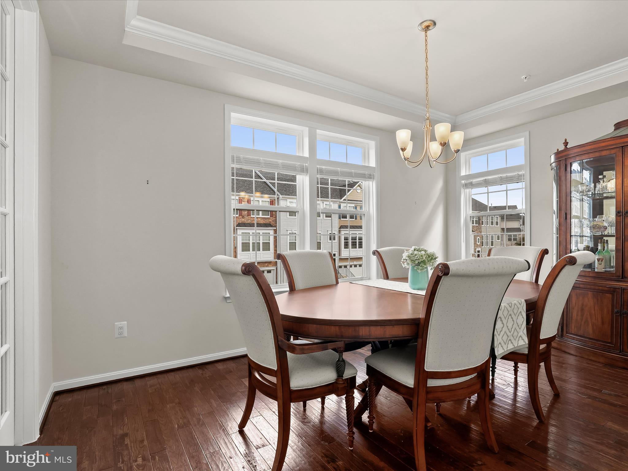 VILLAGGIO ENCLAVE - Residential