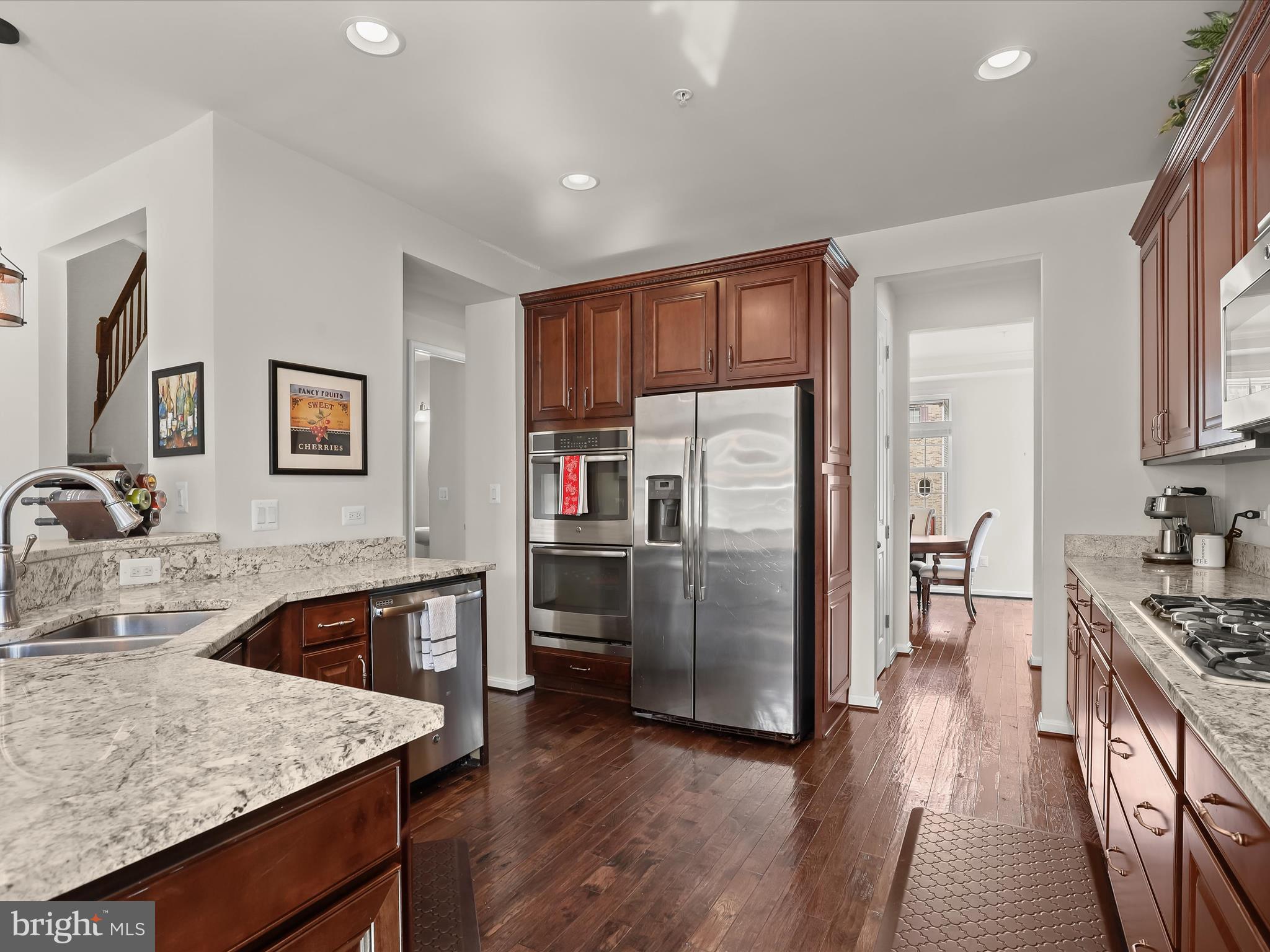 VILLAGGIO ENCLAVE - Residential