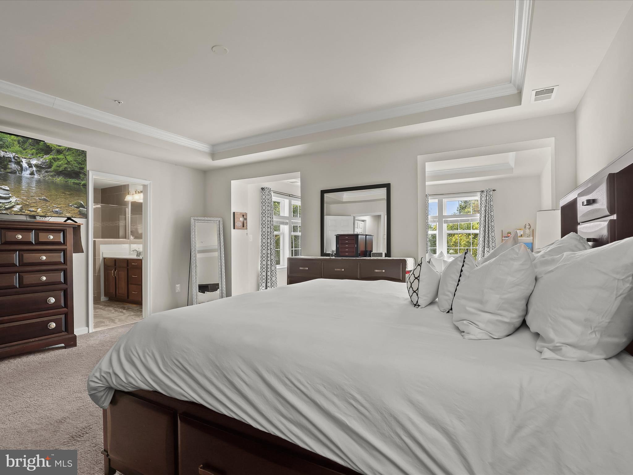 VILLAGGIO ENCLAVE - Residential