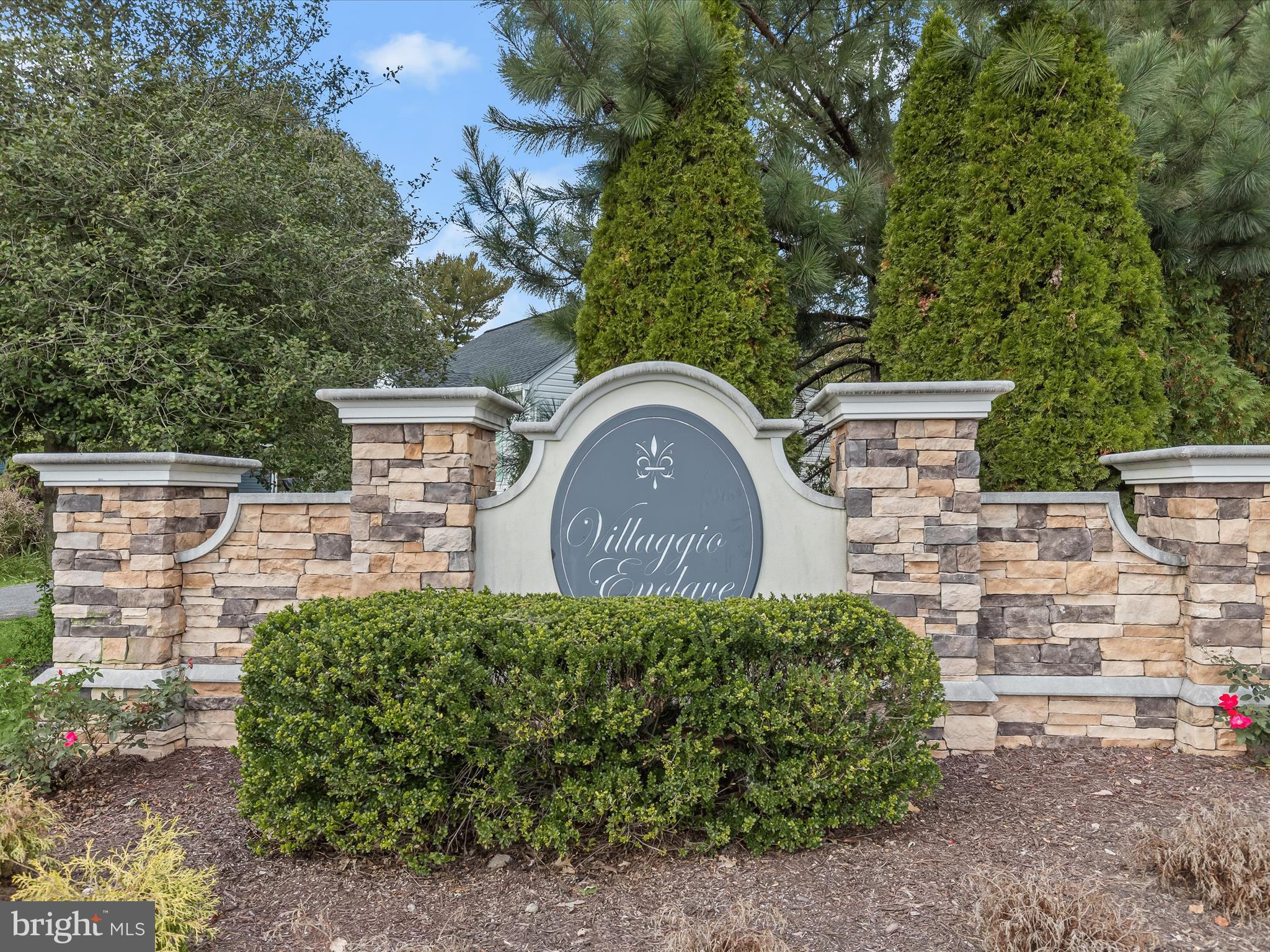 VILLAGGIO ENCLAVE - Residential