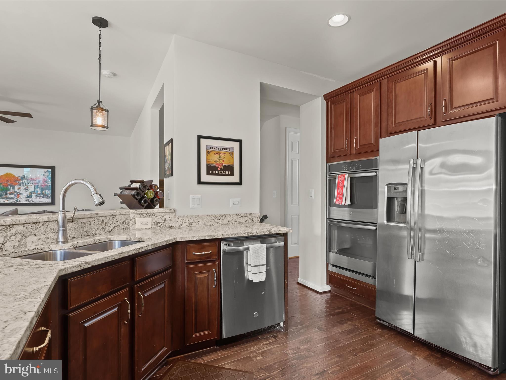 VILLAGGIO ENCLAVE - Residential