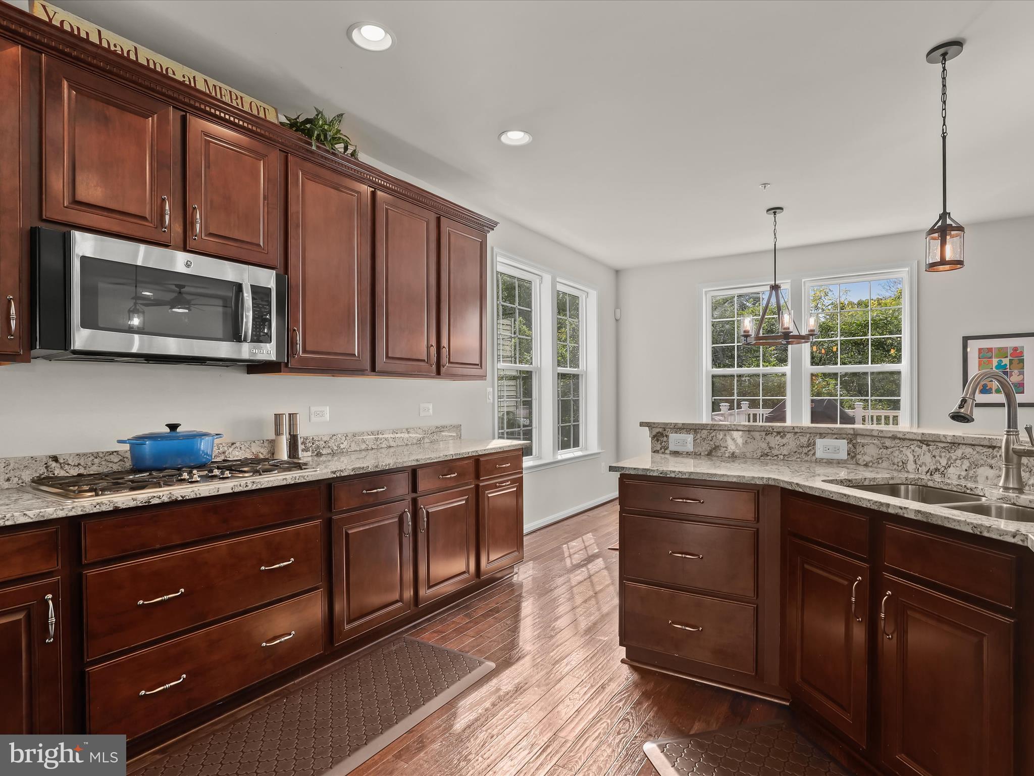 VILLAGGIO ENCLAVE - Residential