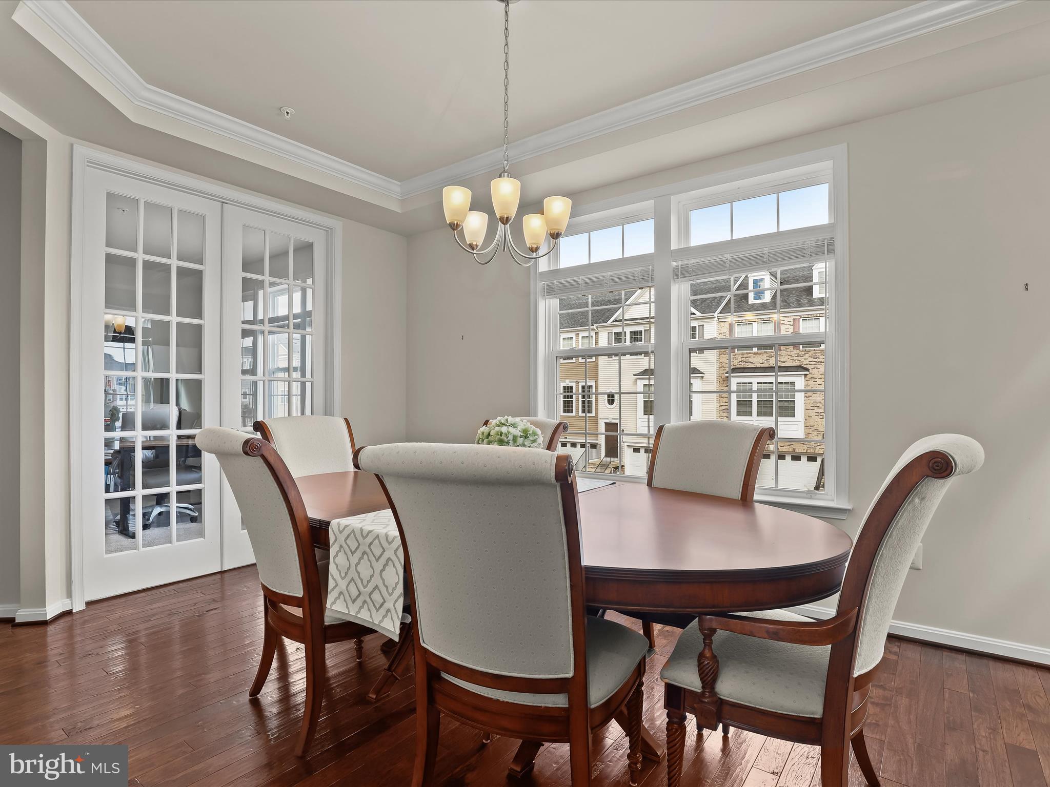 VILLAGGIO ENCLAVE - Residential