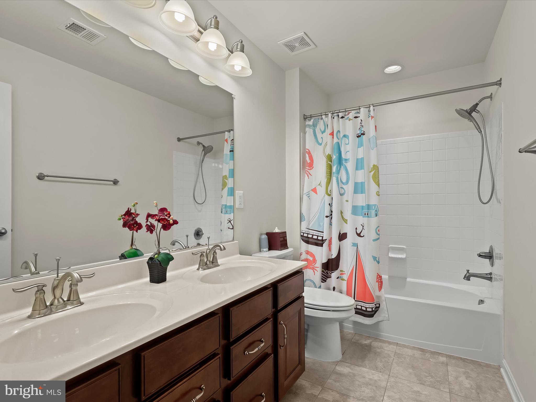 VILLAGGIO ENCLAVE - Residential